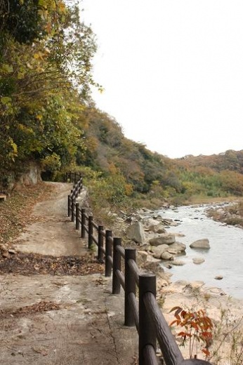 岩倉峡公園　散歩道（発電所跡）