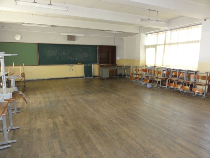 旧桃青中学校