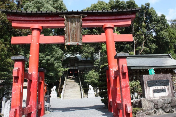敢国（あえくに）神社