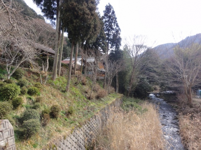 川沿いのまちなみ(広瀬)