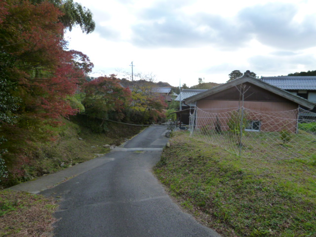 川沿いの家並み(子延)