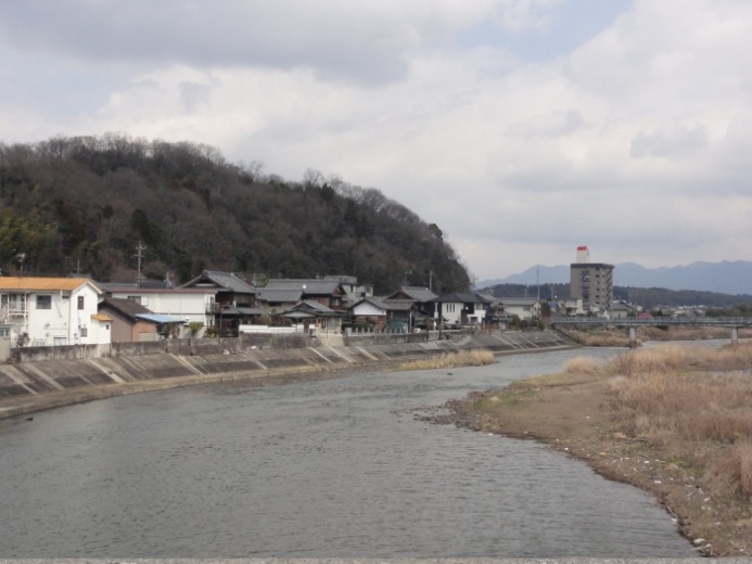川沿いの家並み(佐那具)